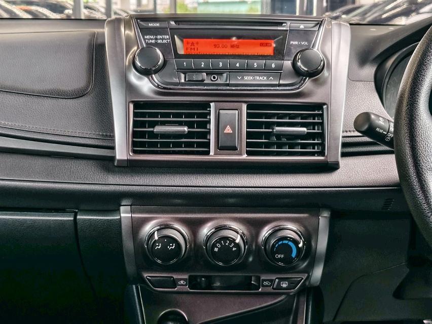 TOYOTA YARIS 1.2J 7