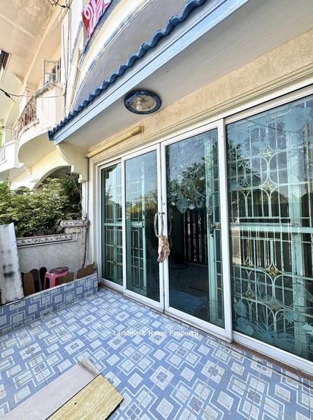 LM25-0171 ขายบ้าน 2.5 ชั้น บ้านเล่นระดับ ใกล้เซ็นทรัลแจ้งวัฒนะ มบ.สรานนท์ ปากเกร็ด เนื้อที่ 16.1 ตรว 3นอน 2น้ำ 2