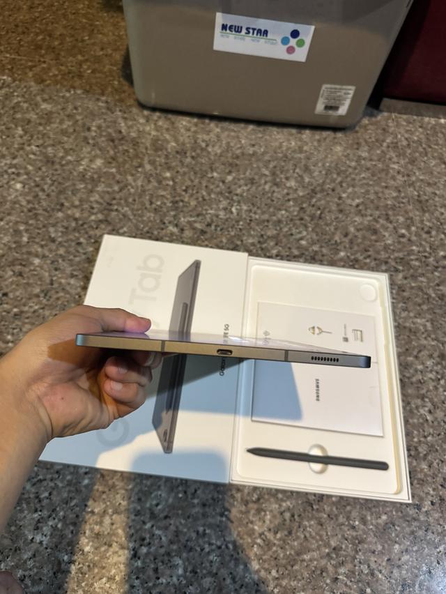 ขายSamsungTabS9FEสีGray128กิ๊กLTEใส่ซิมได้ยกกล่องอุปกรยังไม่แกะใช้งานดีทุกๆฟังชั่นถูกๆ