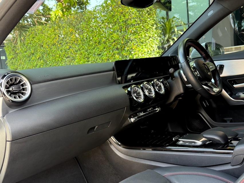 2023 BENZ A200 AMG รถมือเดียว สภาพป้ายแดง รถวิ่งน้อยเพียง 4X,XXX กม เข้าศูนย์ทุกระยะ ไม่เคยมีอุบัติเหตุครับ 11