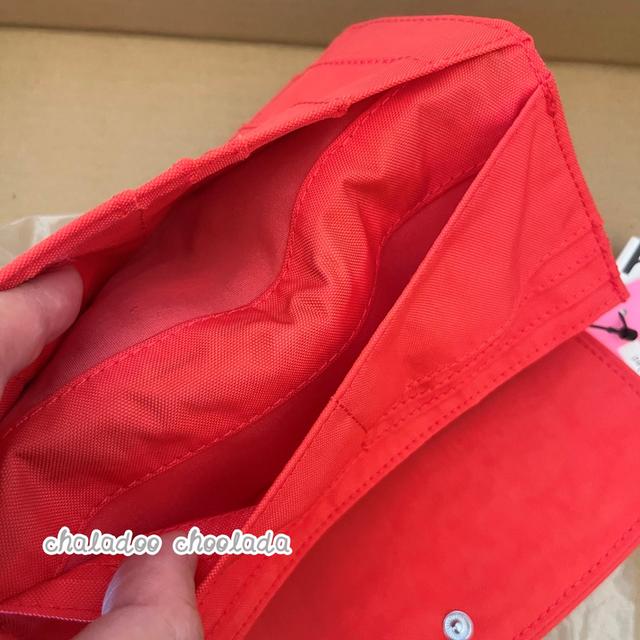 (พร้อมส่ง/ของแท้ค่ะ💯🐒) กระเป๋า Kipling money land escape red รูปที่ 5