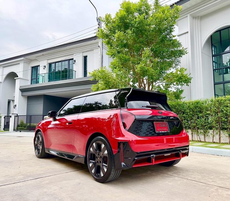 รหัสรถ AP3648 🔥🔥รถป้ายแดงเข้าใหม่ (MINI JCW ELectric)
