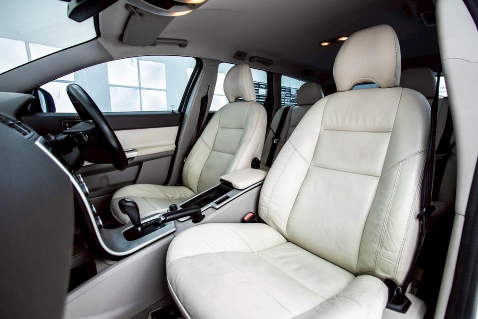VOLVO V50 2.0 2013  8