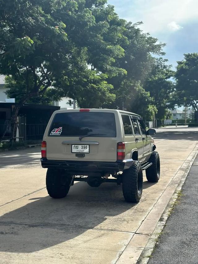 Jeep Cherokee สีสวย 5