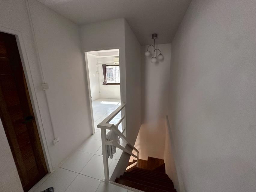 ทฮ รีโนเวทใหม่ ม.สินธร บางกะปิ 3