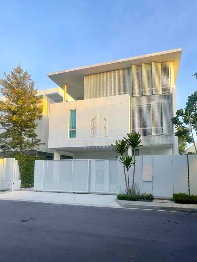 3-Storey Luxury Home VIVE Ekkamai - Ramintra 15