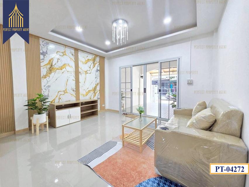 ขาย ทาวน์เฮ้าส์ ปิยะวรารมย์ ไทรน้อย ตกแต่งใหม่ ราคาย่อมเยาว์ 3