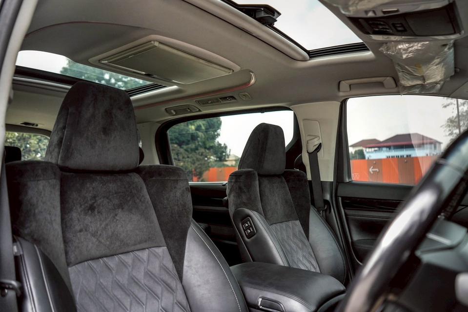 Toyota ALPHARD 2.5 auto 11