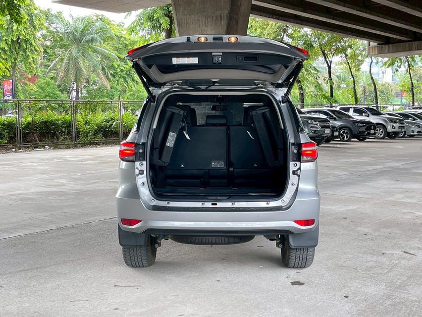 ขาย Toyota Fortuner 2.4V ปี23 16