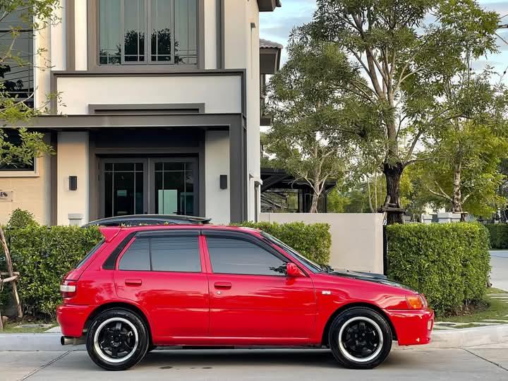 Toyota Starlet สีแดง 3