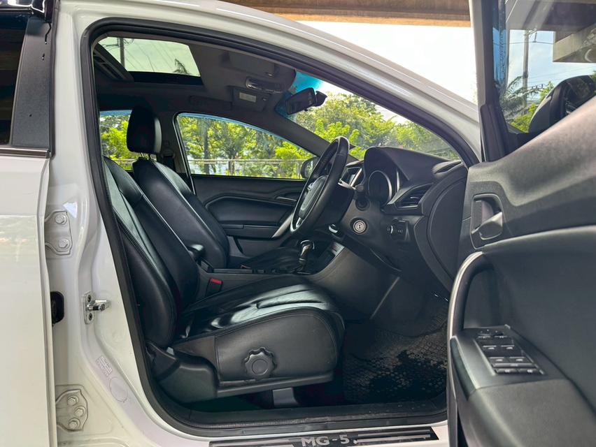 MG 5 1.5 Tubo X Sunroof AT ปี 2019 14