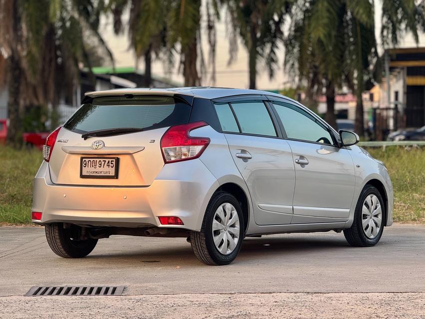 TOYOTA NEW YARIS  1.2E Y 2015 4