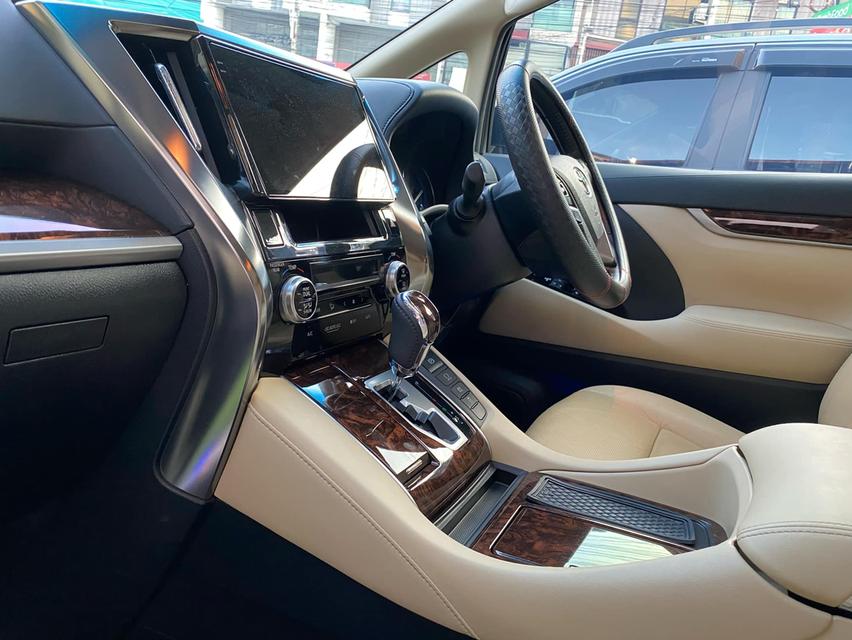 TOYOTA ALPHARD 2.5 Hybrid X E-Four ปี2018 ไมล์น้อย 9