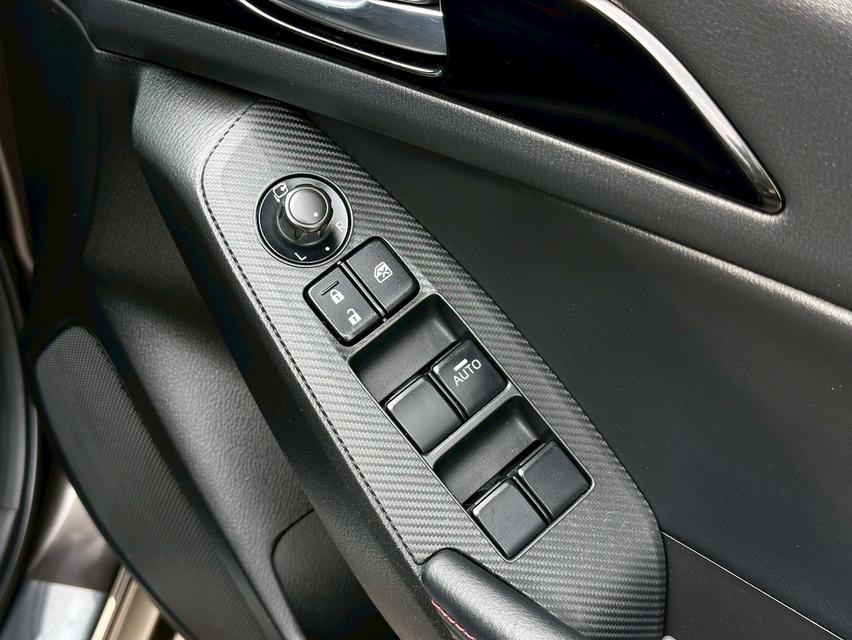 รหัสรถ PAT6031 Mazda 3 2.0 S Sport Hatchback สีเทาดำ ปี 2017 11