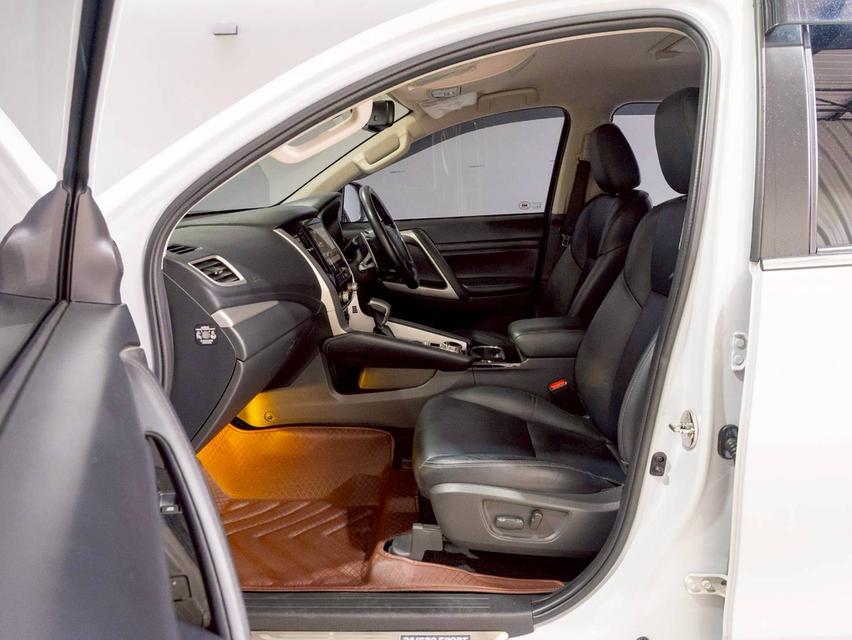 Mitsubishi  Pajero Sport 2.4 GT Premium 4WD  ปีจด 2020 13