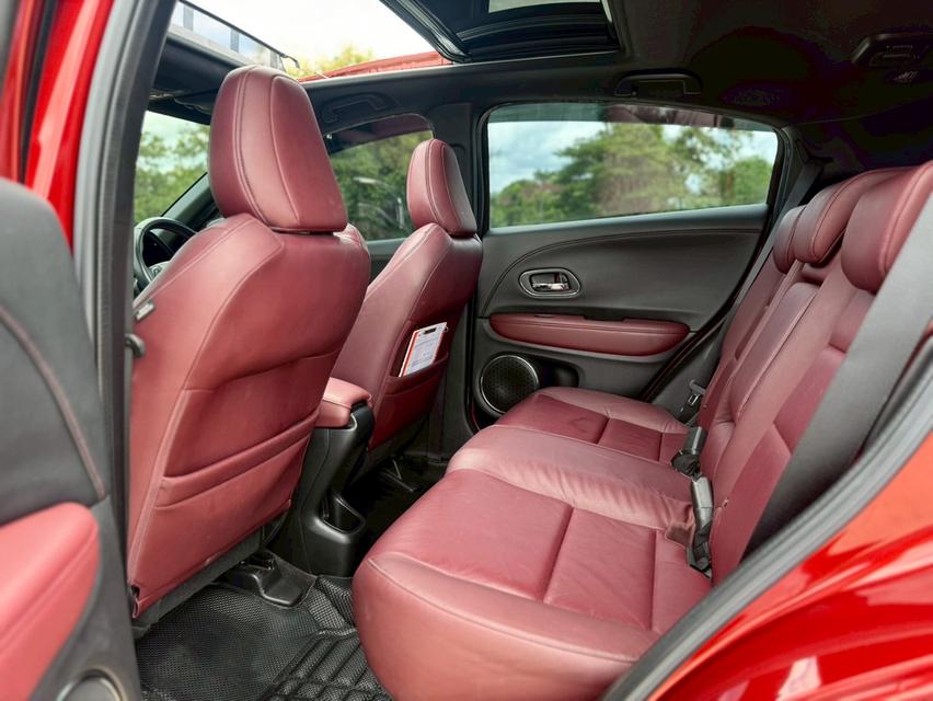 HONDA HRV 1.8 RS TOP SUNROOF (mnc)ปี 20 สีแดง  ออโต้  11