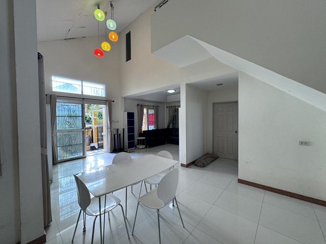 N182 ขายบ้านแฝดชั้นครึ่งบ้านหลังมุม พร้อมเฟอร์ หมู่บ้านสินทรัพย์ 2 ถนนรังสิตนครนายกคลอง 4 บ้านหลังมุมน่าอยู่ตกแต่งแนวสวนแบบธรรมชาติ มีพื้นที่ข้างบ้าน 14