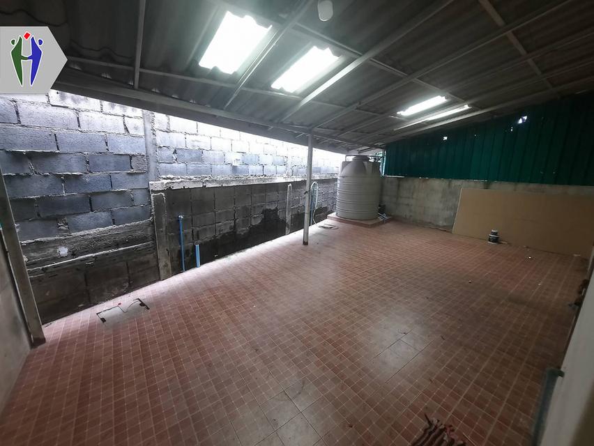 อาคารพาณิชย์ให้เช่า ติดถนนซอยสยามคันทรีคลับ พร้อมเปิดร้าน •	อาคารพาณิชย์ 4 ชั้น 2 คูหาต่อกัน เนื้อที่ประมาณ 160 ตารางเมตร 2 คูหา •	มีที่จอดรถหน้าตึก • 4