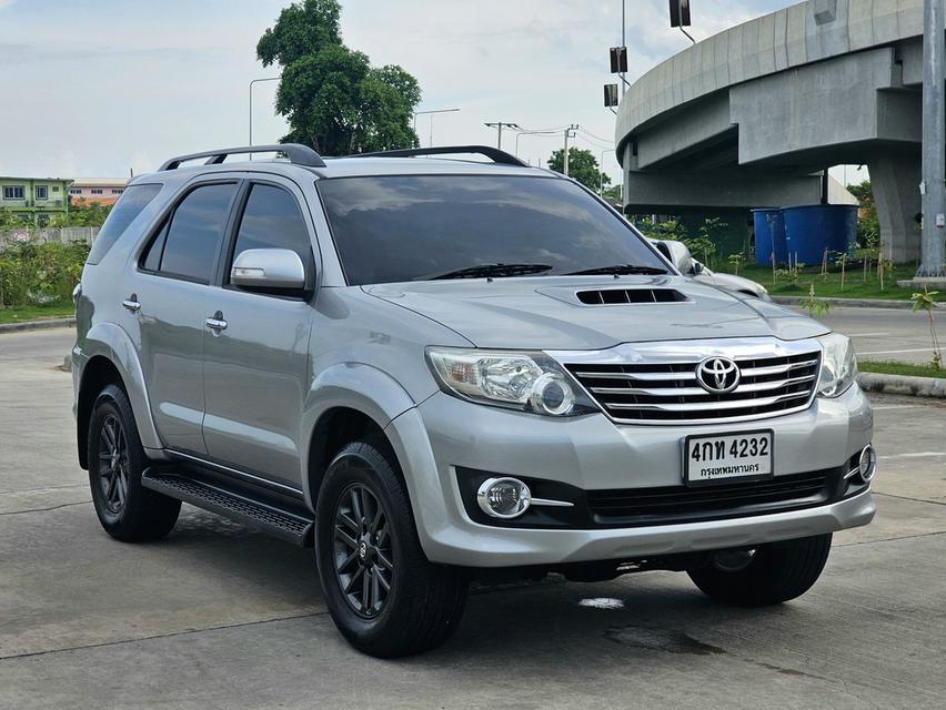 TOYOTA FORTUNER 2.5 V ปี2014 สีเทา 3