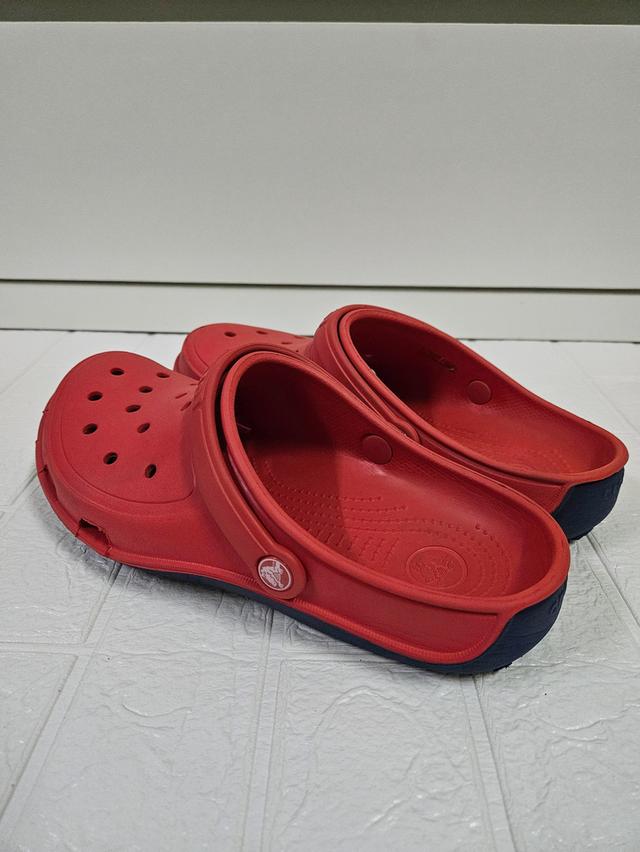 Crocs  5