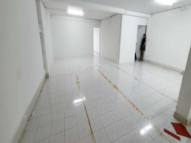 PB5751 ให้เช่าตึกแถว 2 คูหา ซอยศรีนครินทร์ 24 ใกล้ สถานีรถไฟฟ้ากลันตัน 6