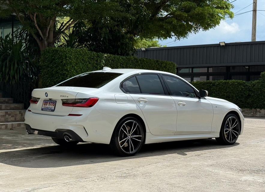 2021 BMW 330e MSPORT G20 รถมือเดียวออกป้ายแดง รถวิ่งน้อย เข้าศูนย์ทุกระยะ รถไม่เคยมีอุบัติเหตุครับ รูปย่อยที่ 3