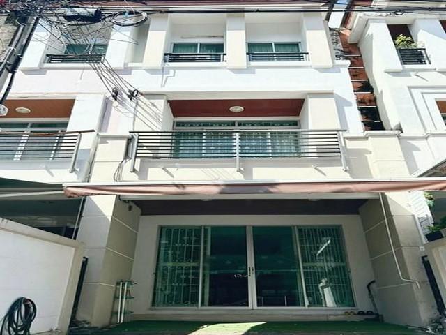 ให้เช่าทาวน์โฮม 3 ชั้น โครงการ บ้านกลางเมือง เดอะ ปารีส พระราม9 ซอยกรุงเทพกรีฑา7 1