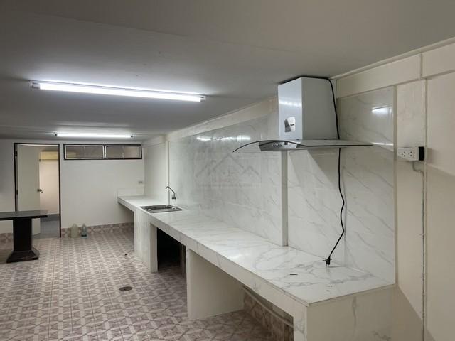 ให้เช่าบ้านชั้นเดียว 107 ตรว. 4 ห้องนอน หมู่บ้านปลาทอง ศรีนครินทร์ ศรีด่าน 4 เดินไป Foodland, KFC, JAS Urban ได้ใน 5 นาท 7