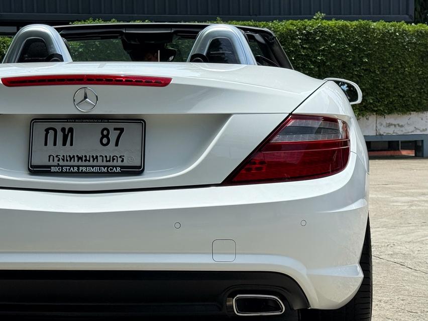2015 BENZ SLK CARBON LOOK รถมือเดียวออกป้ายแดง รถวิ่งน้อย ประวัติ SERVICE ครบ รถไม่เคยมีอุบัติเหตุครับ 6