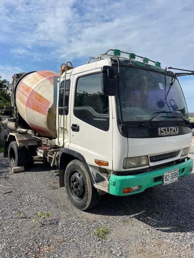 รถโม่ผสมปูนขนาด 3 คิว ISUZU FSR 195 แรง