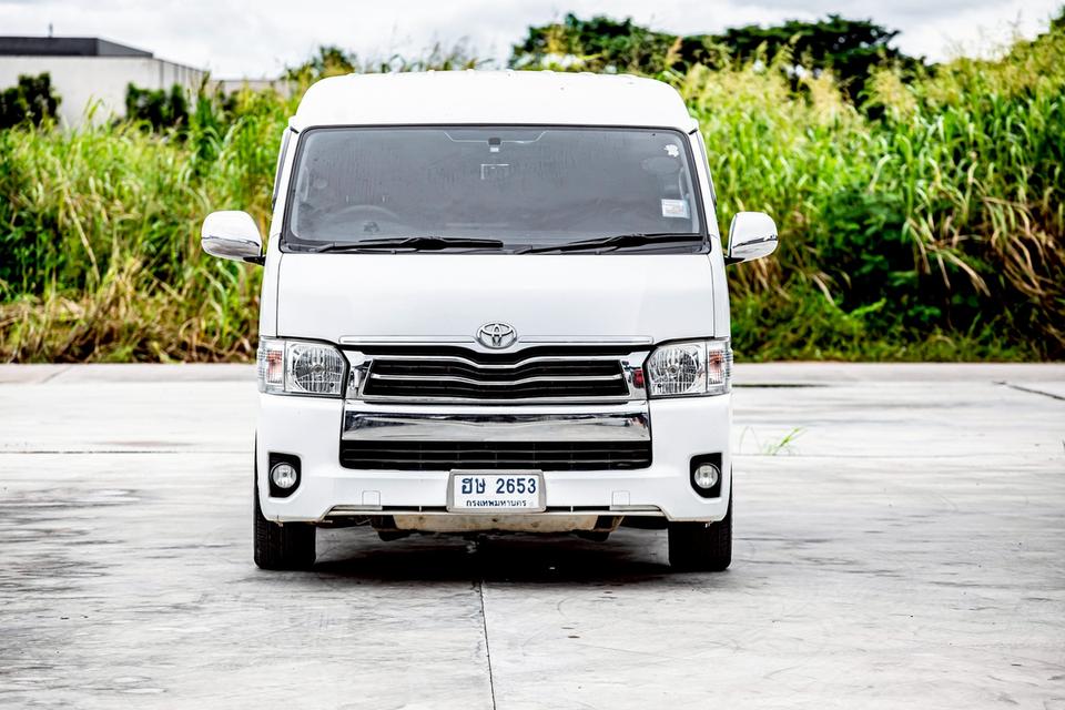 TOYOTA VENTURY 2.7G ปี 2017 เกียร์ Auto สีขาว