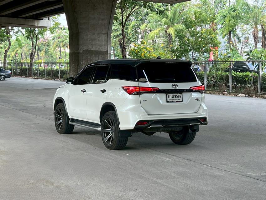 ขายรถ Toyota Fortuner 2.8 TRD ปี 2019 สีขาว เกียร์ออโต้ รูปที่ 6
