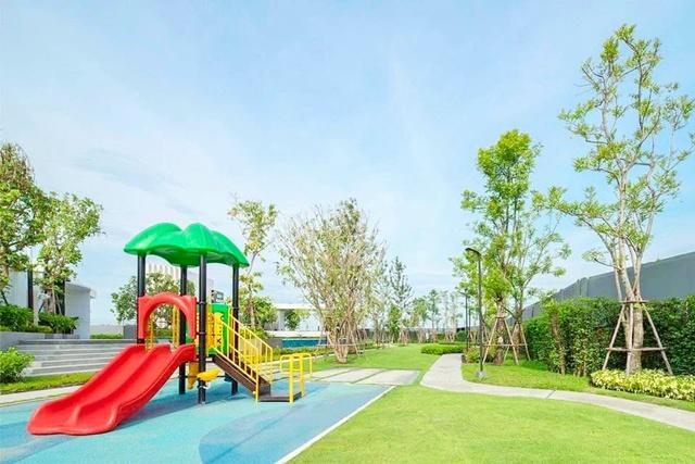 ให้เช่าทาวน์โฮมแสนสิริ 2 ชั้น ใหญ่ 136ตร.ม. MRT รังสิต 3.1กม.17ตร.วา. นานาชาติไทย 4.5 กม.4 นอน 3 น้ำ ฟิวเจอร์ พาร์ค รังส 7