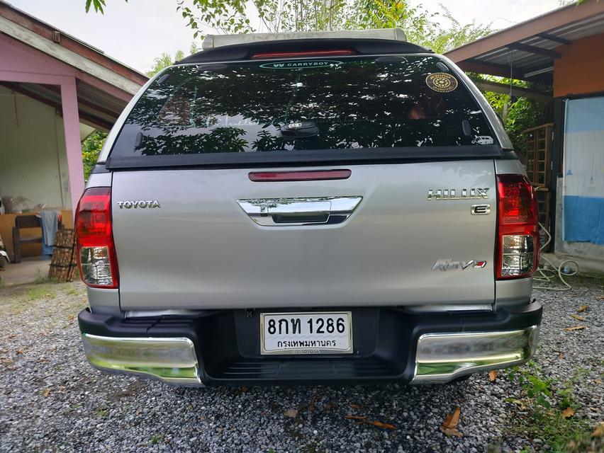 รถกระบะโตโยต้า รีโว่ 10