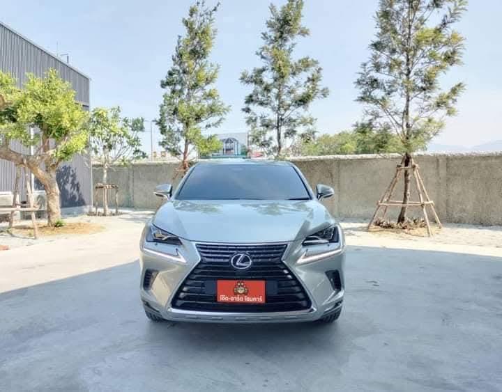 ขาย Lexus NX 300h สีสวย