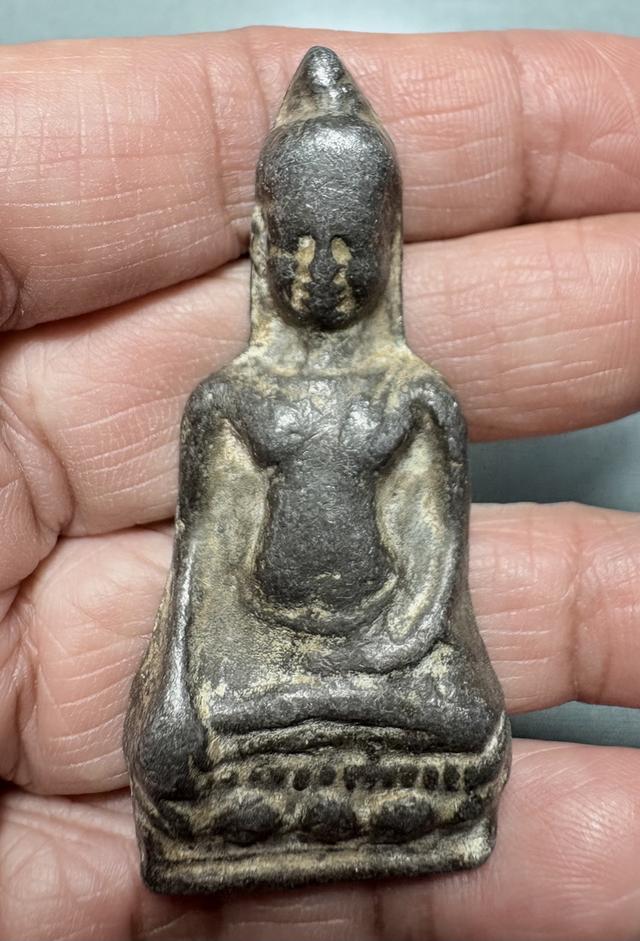 พระหูยานลพบุรี เนื้อชินแก่ตะกั่วพระผ่านการบูชา