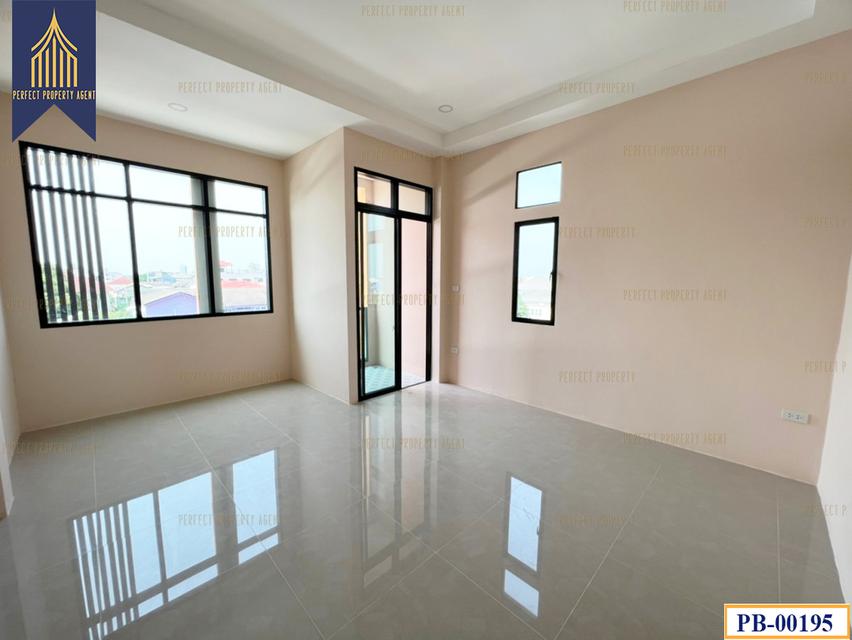 ขายอาคารพาณิชย์ สร้างใหม่ พร้อมอยู่ ค้าขายได้ ทรัพย์บุญชัย ศรีนครินทร์ ใกล้รถไฟฟ้า 9