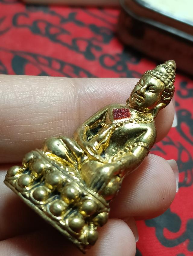 พระกริ่งนเรศวรเพชรกลับ รุ่นอัศวิน