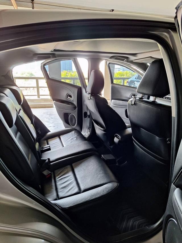 🚩รถบ้าน ผู้หญิงขับ เจ้าของขายเอง Honda HRV.  รุ่นTOP  1.8 EL CVT Sunroof ปี กพ. 2015 รถบ้านแท้ รับประกันไมล์แท้ 85,xxx 3