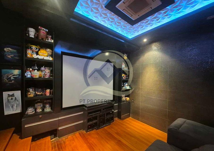 โครงการรัชดานิเวศน์ ซอยประชาราษฎร์บำเพ็ญ 24 ถนนรัชดาภิเษก บ้านเดี่ยว 2 ชั้น สร้างเองสไตล์โมเดริน์ พร้อมสระว่ายน้ำส่วนตัว อยู่ใจกลางเมือง เดินทางง่าย ใ 15