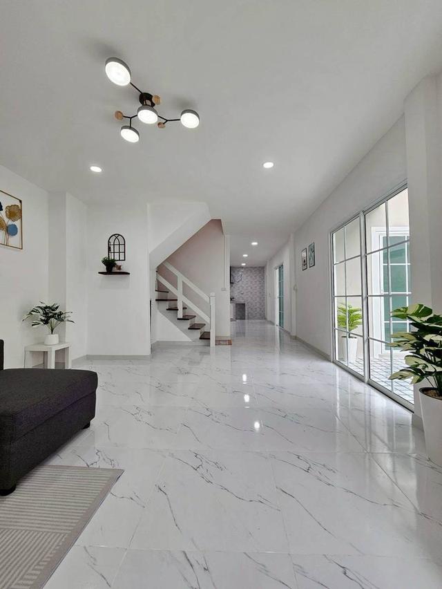 หมู่บ้านกานต์มณี 8