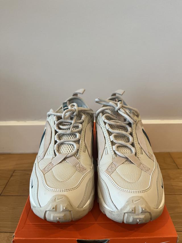 รองเท้า Nike TC 7900 2