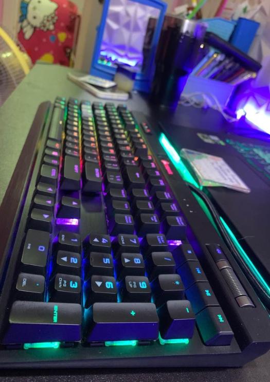 คีย์บอร์ด Corsair K70 RGB MK2 บลูสวิต 4