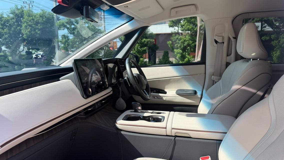 (แจ้งรหัสรถ KPV53 ) 2024 จด25 LEXUS LM 350h EXECUTIVE 7 Seats รูปที่ 7