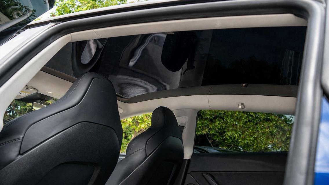 Tesla Model Y Performance AWD 2022 สีน้ำเงิน รูปที่ 15