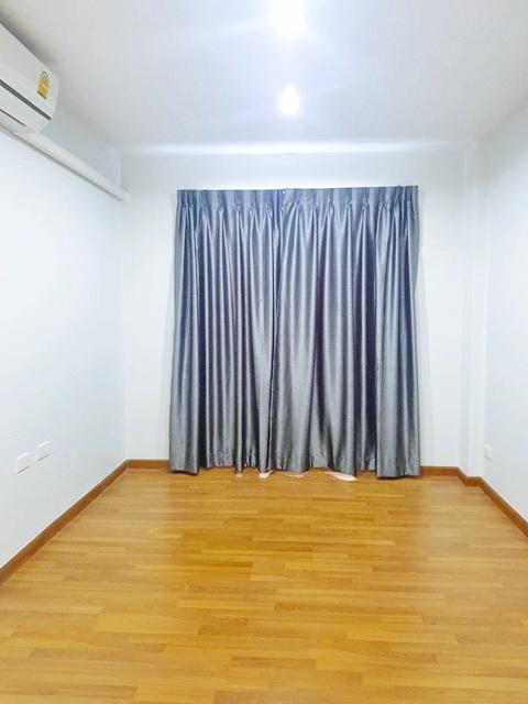 BTSศรีรัช 450ม.โรงเรียนนานาชาติ ISB 3.1 กม แจ้งวัฒนะ31-37 จดทะเบียนได้ โฮมออฟฟิศ 3.5 ชั้น 22ตรว. 282ตรม. แอร์ ครบ ทุกห้อ