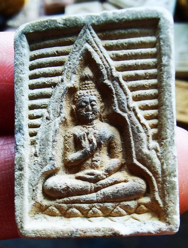 พระผงของขวัญวัดปากน้ำเนื้อผง