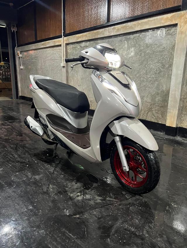 ขายด่วน Honda Lead 125 ปี 2023 รถเดิมๆเล่มครบพร้อมโอน