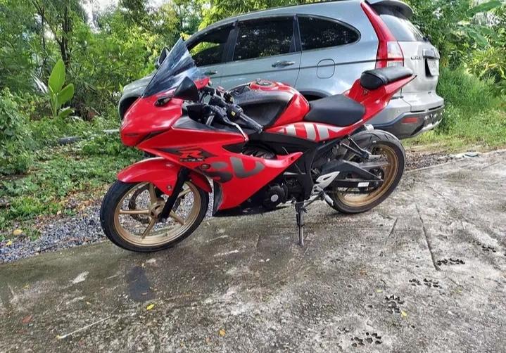 Suzuki GSX-R150 สีแดง