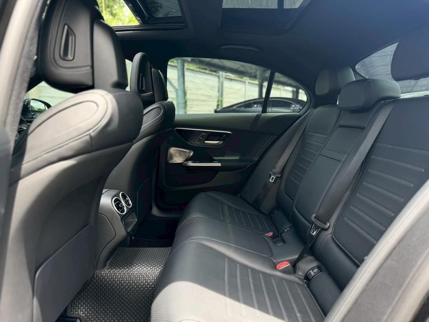 Mercedes Benz C220d AMG (W206) ปี 2022 รถสวย สภาพดี 17